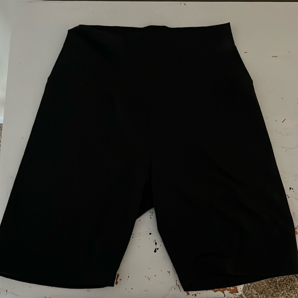 AERIE OFFLINE OG Bike Short Hi-Rize 7 Inch Inseam. Size MEDIUM